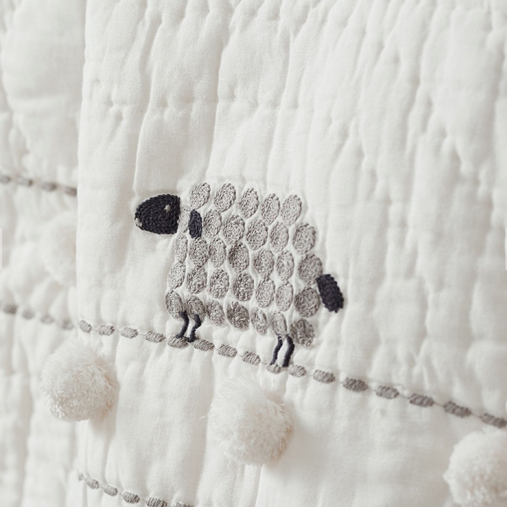 POTTERY BARN BABY TODDLER SHELBY SHEEP QUILT NWT - Picture 2 of 5